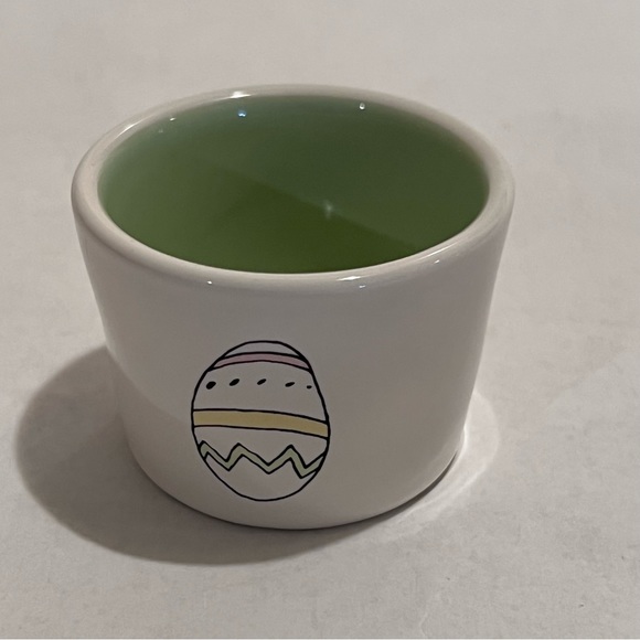 Rae Dunn Easter Set of 4 Ceramic Measuring Cups - Picture 16 of 17